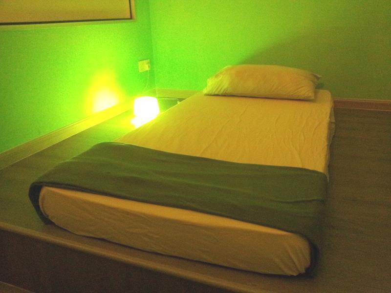 Pods The Backpackers Home & Cafe, Куала Лумпур Екстериор снимка