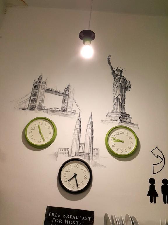 Pods The Backpackers Home & Cafe, Куала Лумпур Екстериор снимка