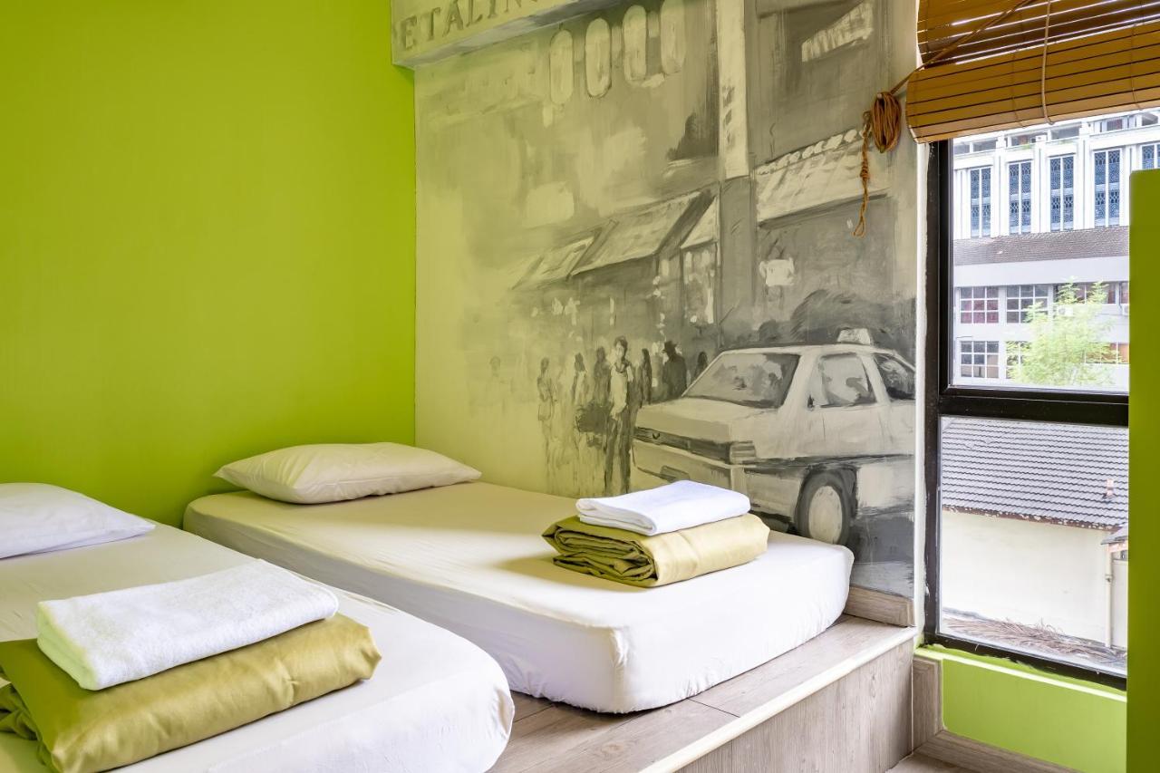 Pods The Backpackers Home & Cafe, Куала Лумпур Екстериор снимка