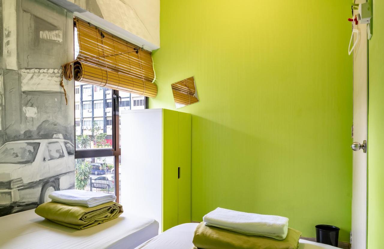 Pods The Backpackers Home & Cafe, Куала Лумпур Екстериор снимка