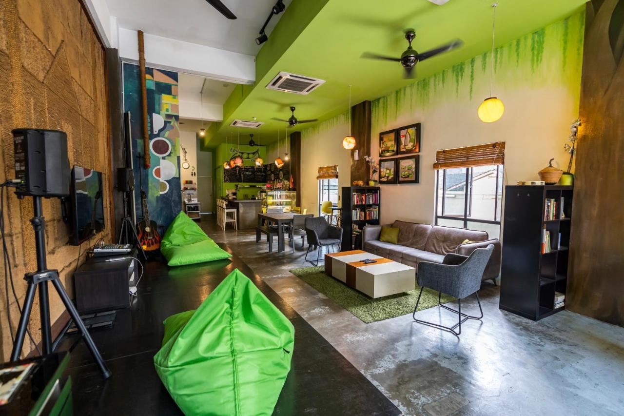 Pods The Backpackers Home & Cafe, Куала Лумпур Екстериор снимка
