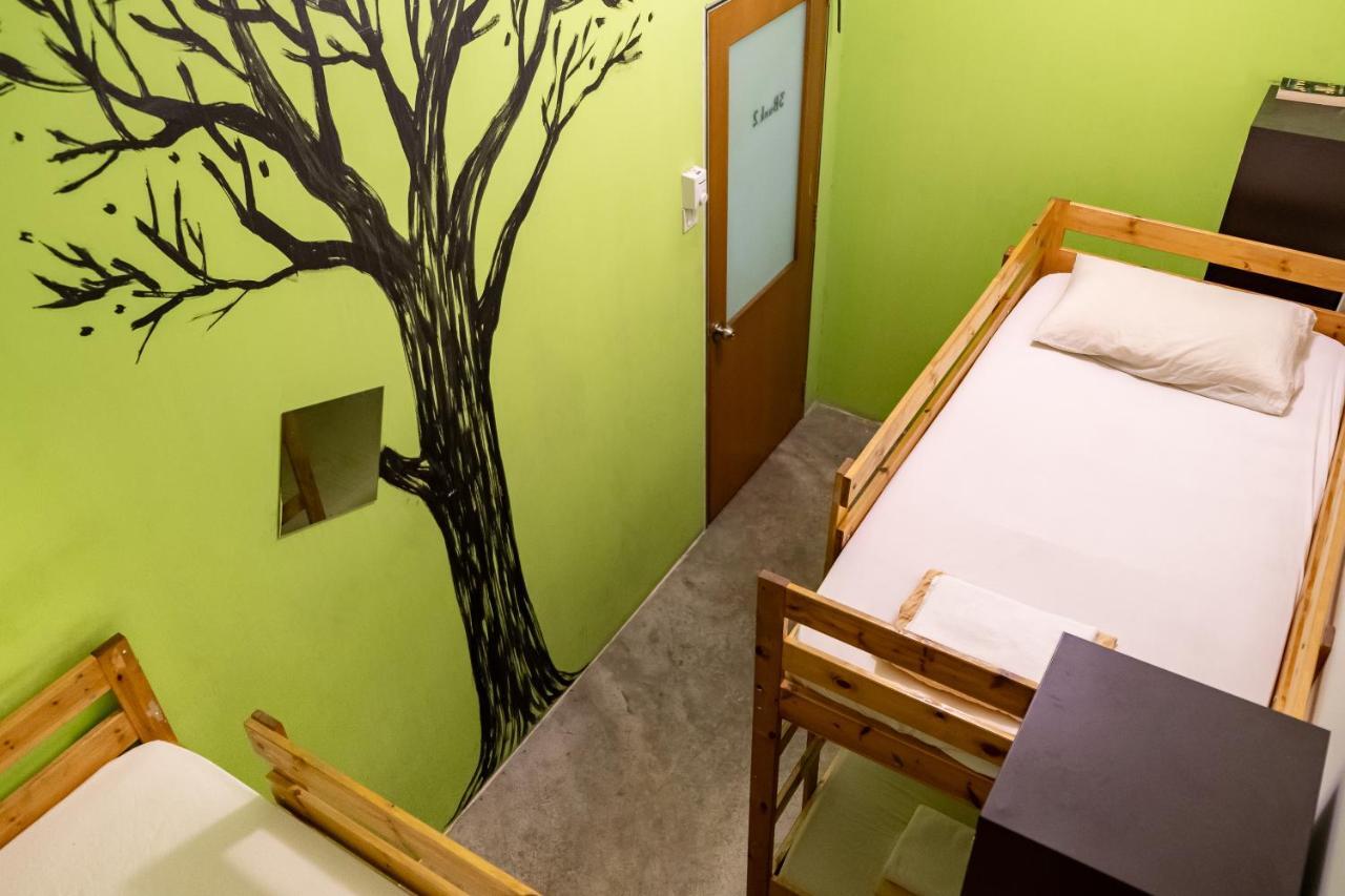Pods The Backpackers Home & Cafe, Куала Лумпур Екстериор снимка