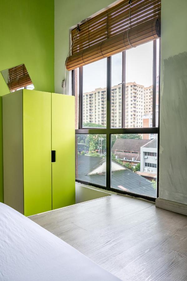 Pods The Backpackers Home & Cafe, Куала Лумпур Екстериор снимка