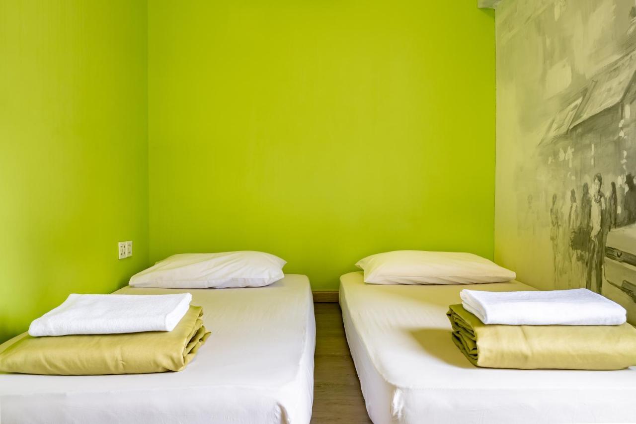 Pods The Backpackers Home & Cafe, Куала Лумпур Екстериор снимка