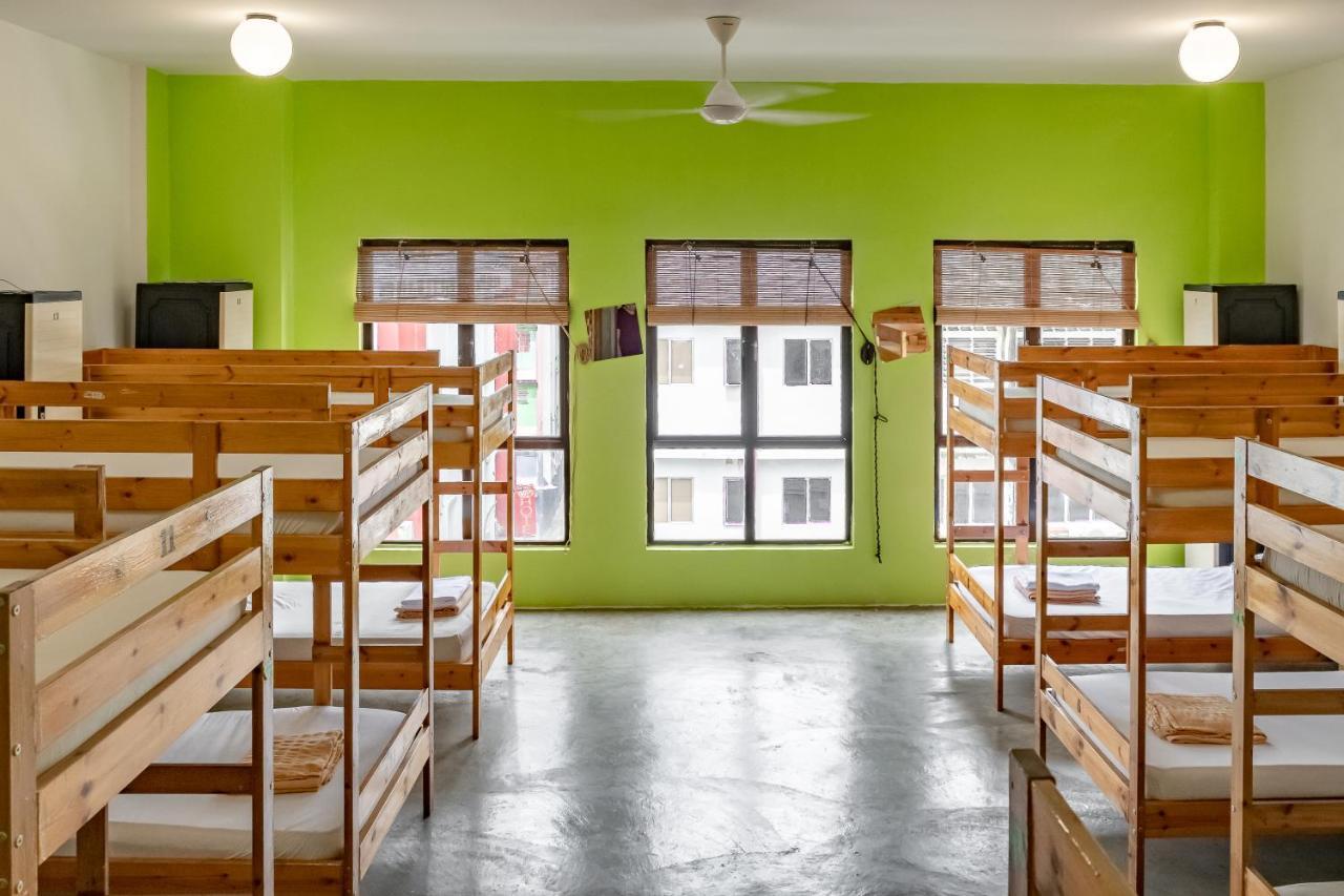 Pods The Backpackers Home & Cafe, Куала Лумпур Екстериор снимка