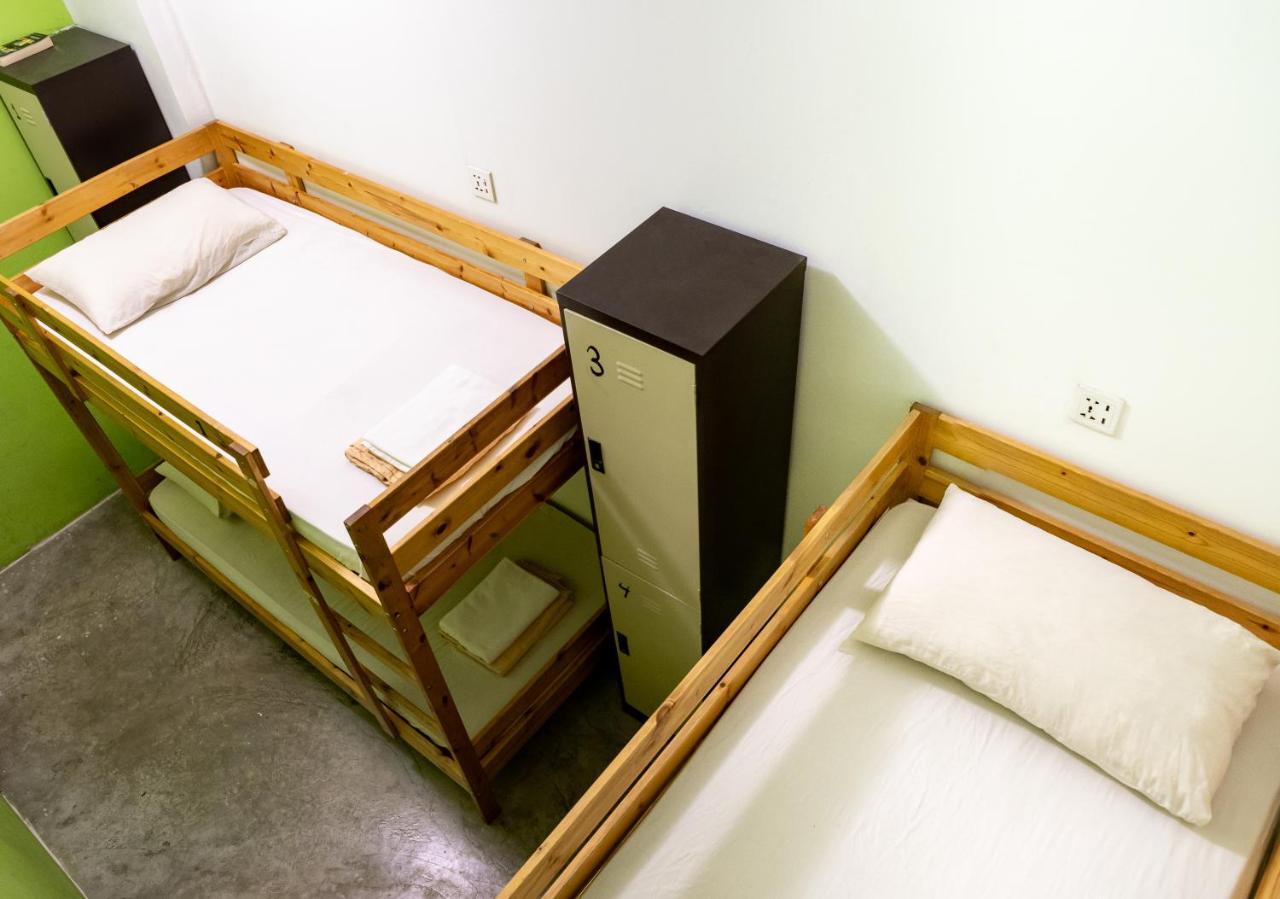 Pods The Backpackers Home & Cafe, Куала Лумпур Екстериор снимка