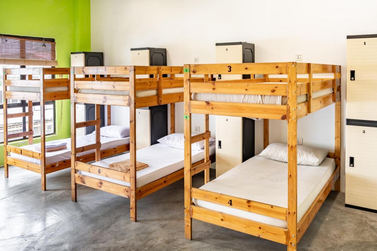 Pods The Backpackers Home & Cafe, Куала Лумпур Екстериор снимка